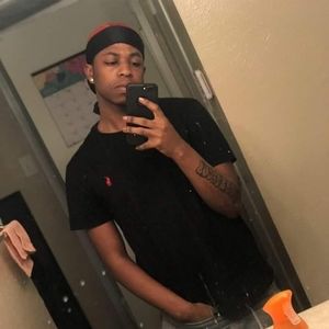 Meet your Posher, Dee